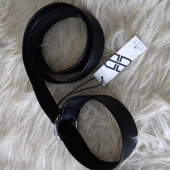 B-low the belt - Picture 3 of 5